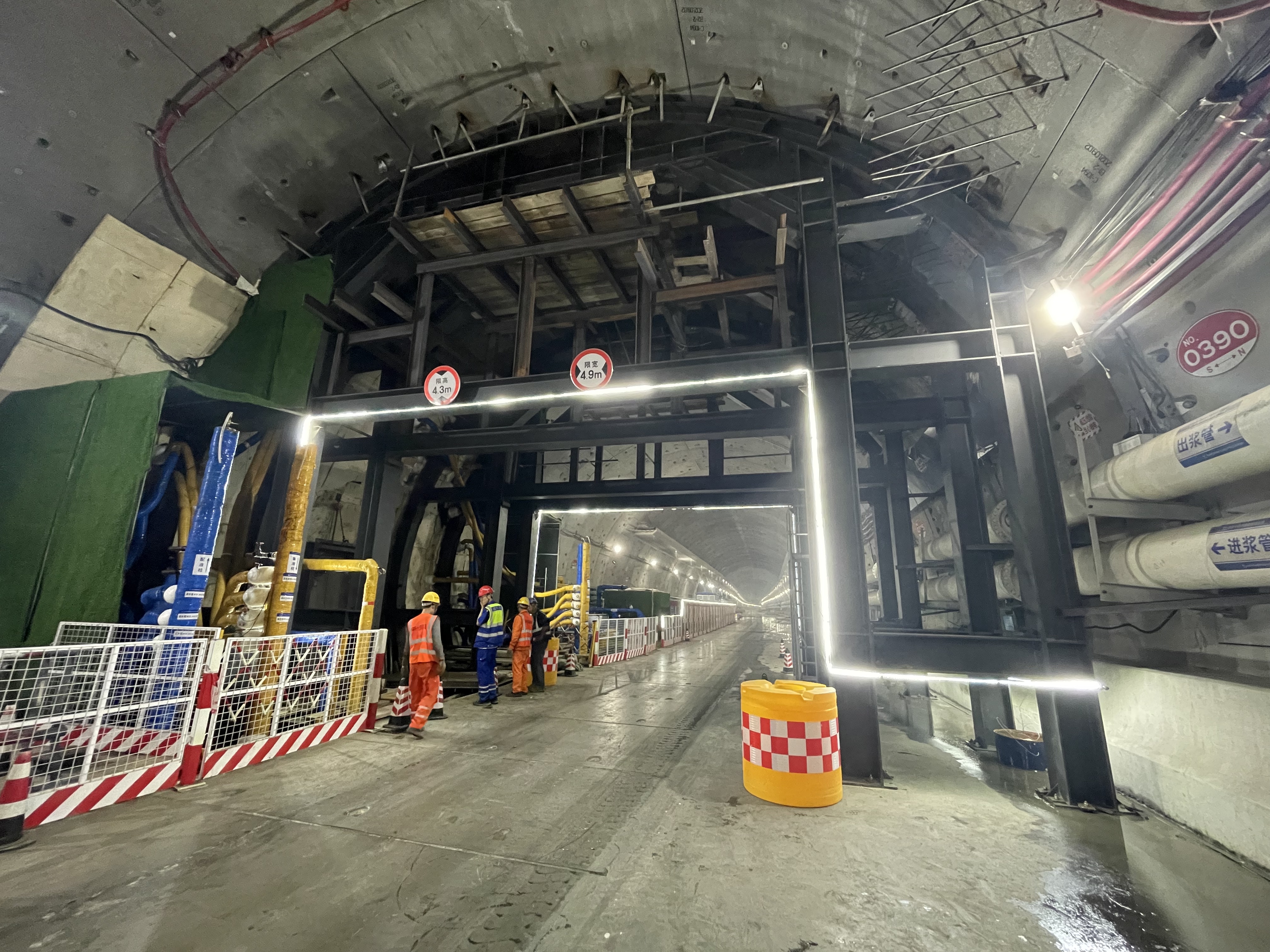 匠心筑梦地下长龙——记我司参建北京东六环隧道拱架制作工程